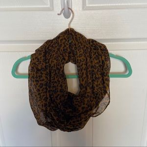 Lightweight Cheetah Print Scarf